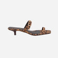 MULE EM COURO ANIMAL PRINT E SALTO KITTEN HEEL