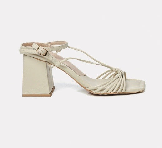 Sandália Minimal Strap – Salto Bloco com Tiras Finas Torcidas
